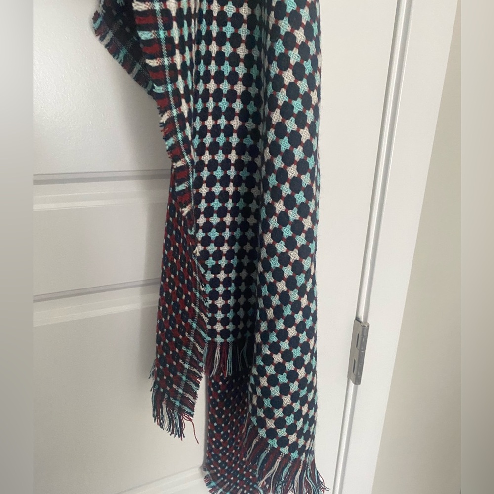 Gorgeous Echo Woven Fringe Scarf/ Pashmina in Teal, Red & Black - Picture 6 of 9